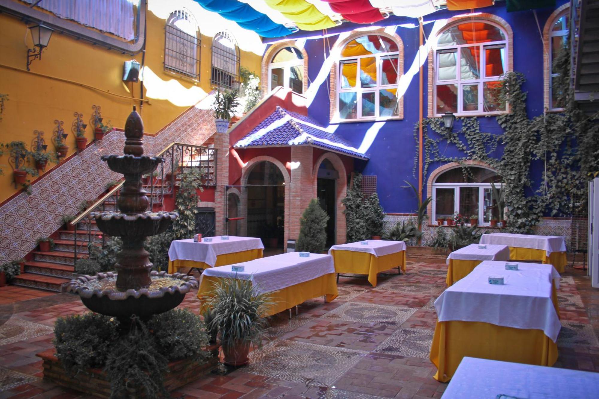 Hotel Plaza Manjon Вильянуэва-дель-Арсобиспо Экстерьер фото